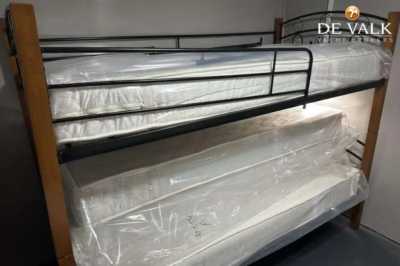 Kapal feri untuk dijual