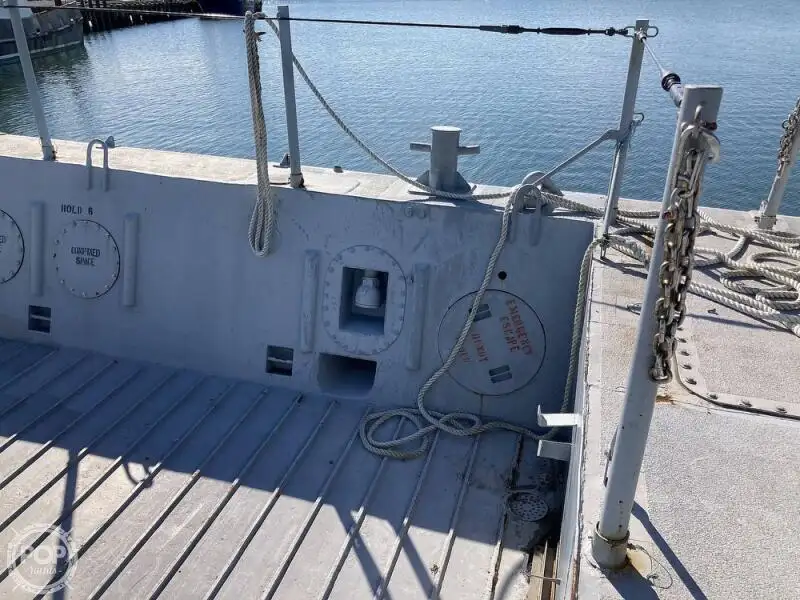 Kapal pendarat, tank untuk dijual