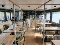 Kapal wisata untuk dijual