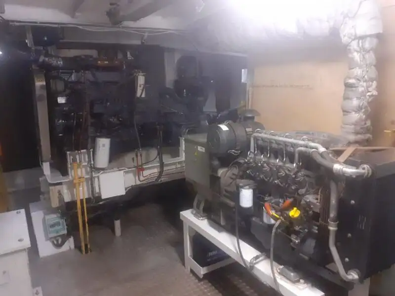 Kapal kontainer untuk dijual