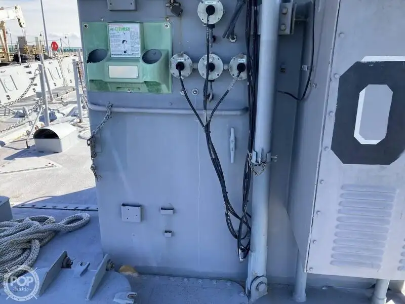 Kapal pendarat, tank untuk dijual