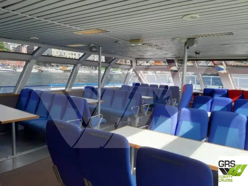 Kapal feri untuk dijual