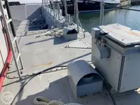 Kapal pendarat, tank untuk dijual