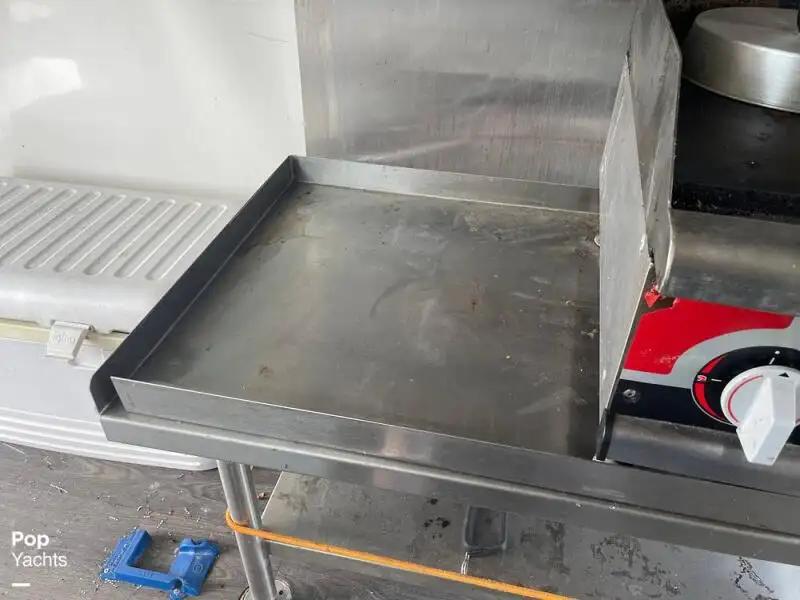 Katamaran untuk dijual