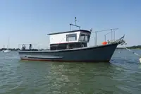 Kapal penarik dijual