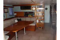 Kapal pesiar untuk dijual