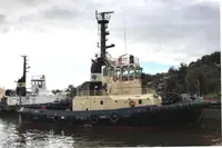 Kapal penarik dijual