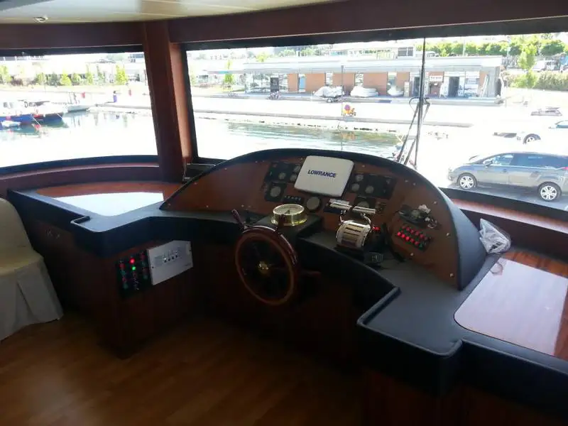 Kapal pesiar untuk dijual