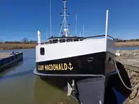 Kapal penarik dijual