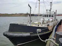 Kapal survei dijual