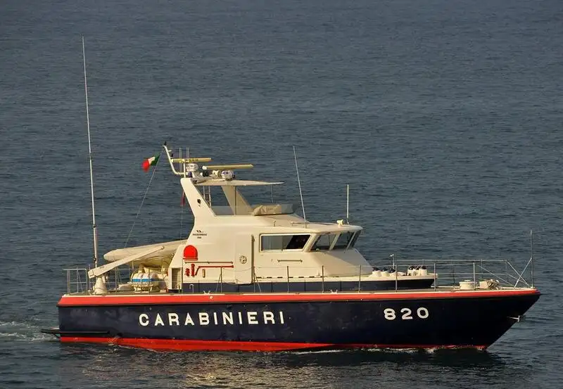 Kapal patroli untuk dijual