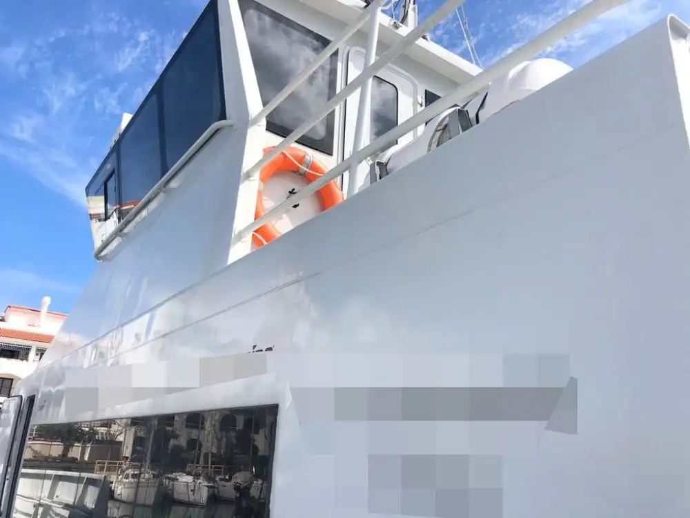 Katamaran untuk dijual