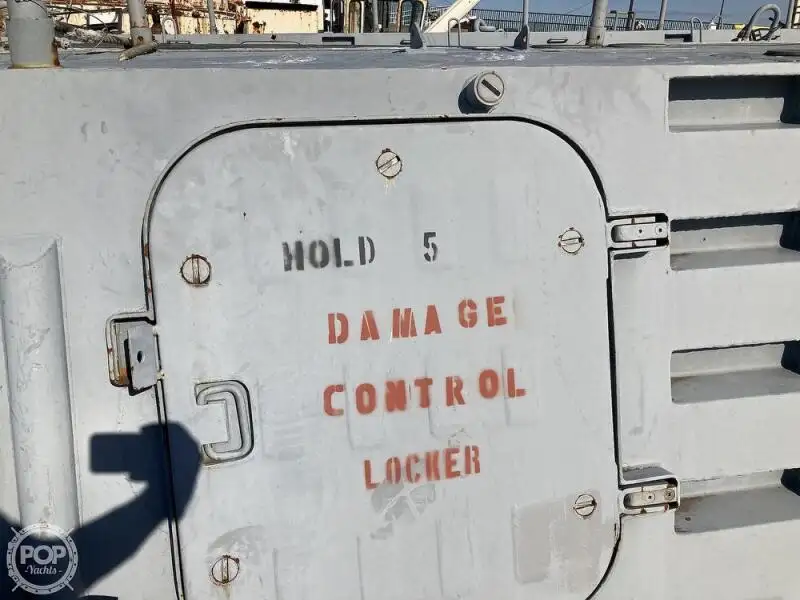 Kapal pendarat, tank untuk dijual