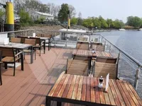 Kapal restoran untuk dijual