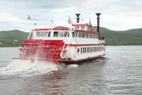 Kapal penumpang dijual