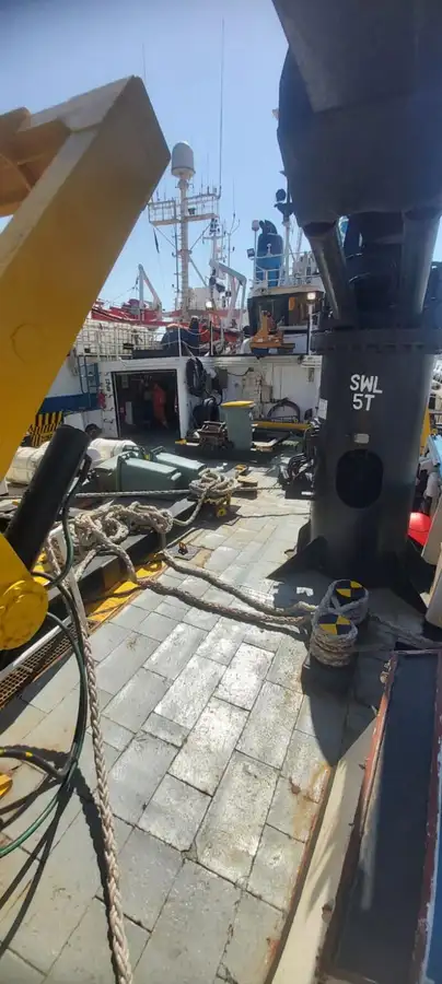 Kapal penelitian untuk dijual