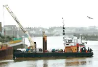 Kapal keruk untuk dijual