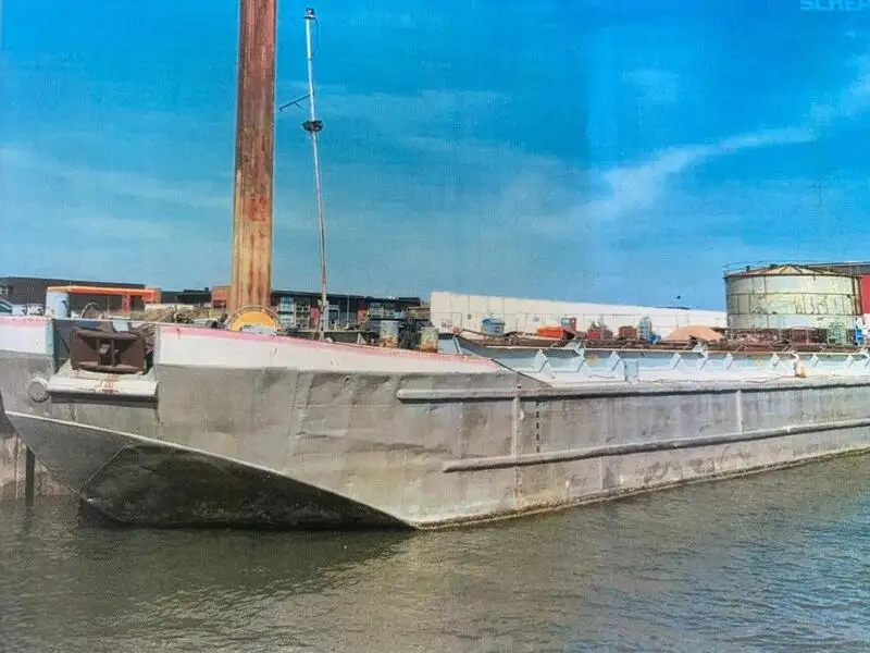Kapal tunda untuk dijual