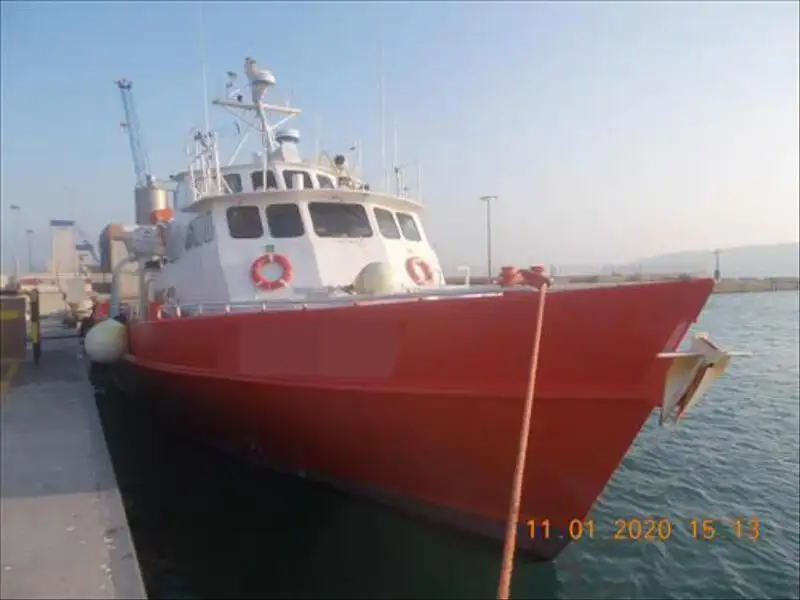 Kapal kru untuk dijual