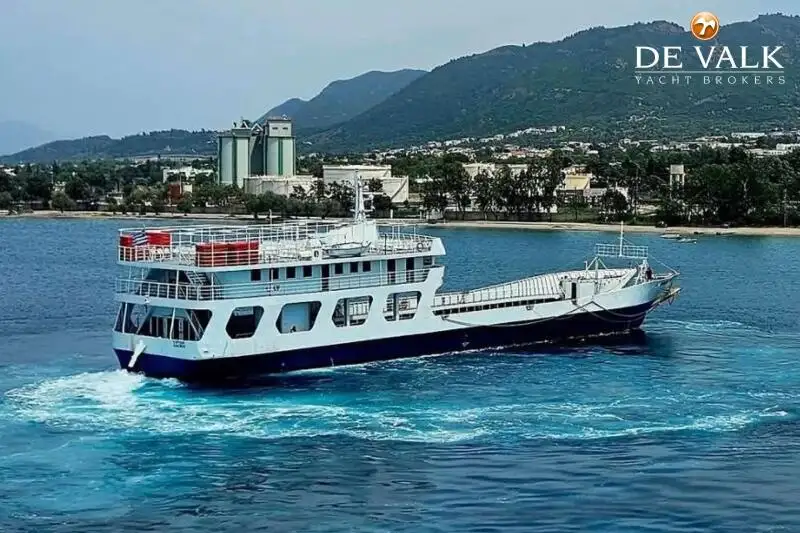 Kapal feri untuk dijual