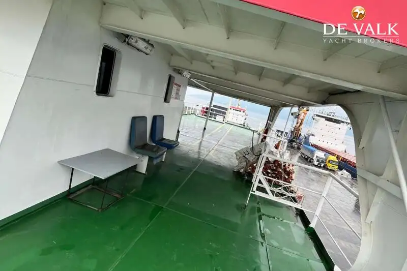 Kapal feri untuk dijual