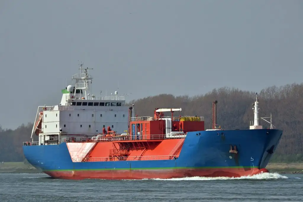 Kapal pengangkut LNG untuk dijual