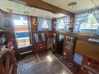 Kapal pemadam kebakaran untuk dijual