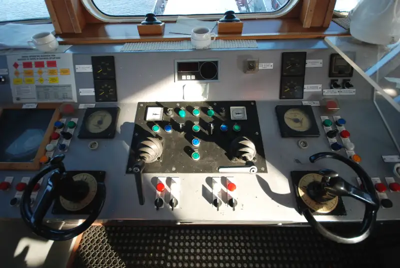 Kapal pendarat, tank untuk dijual