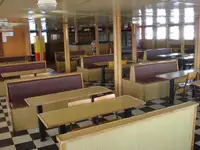 Kapal pendarat, tank untuk dijual