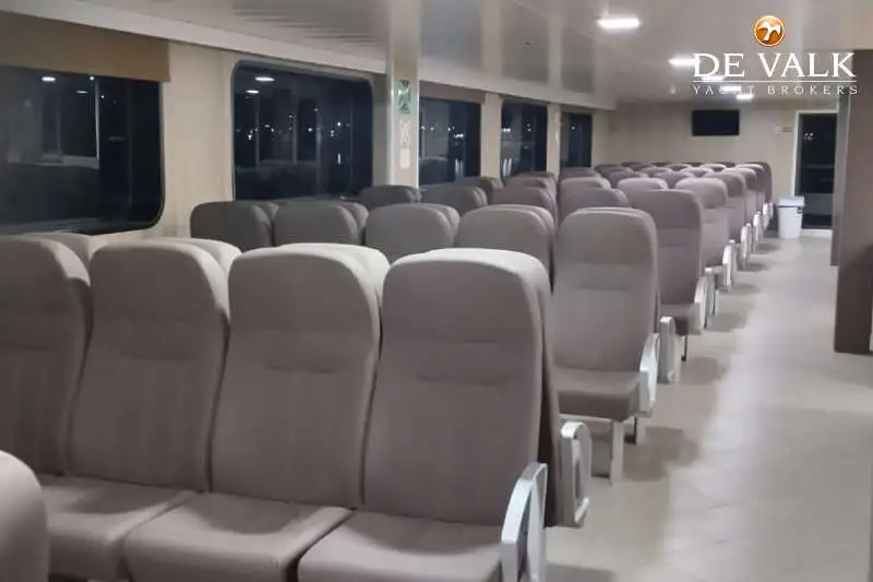 Kapal feri untuk dijual