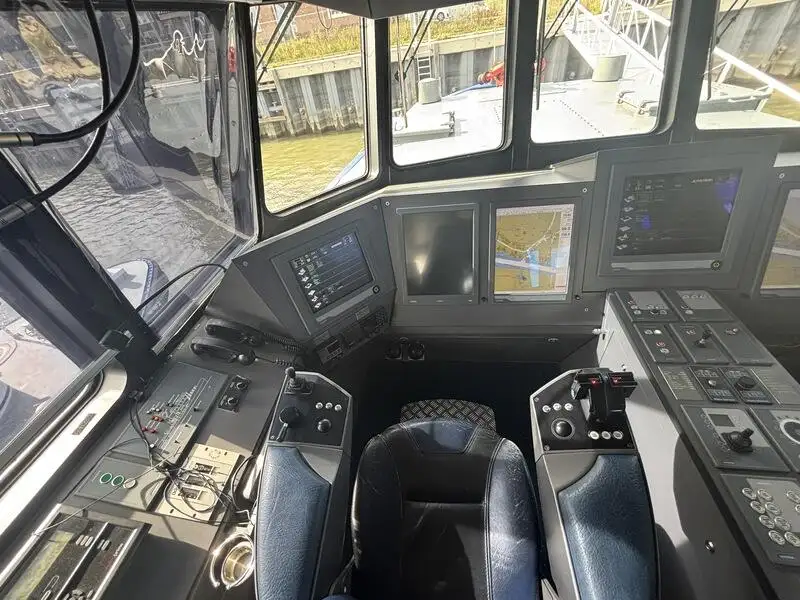 Kapal patroli untuk dijual