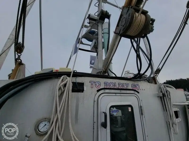 Sekoci penyelamat untuk dijual