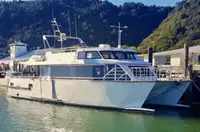 Kapal penumpang dijual