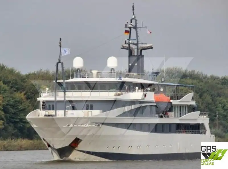 Kapal pesiar untuk dijual
