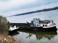 Kapal keruk dijual