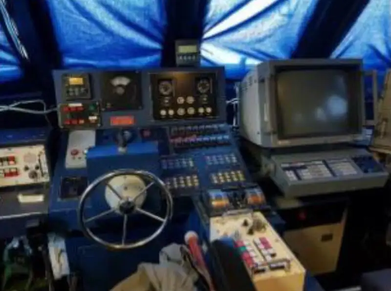 Kapal patroli untuk dijual