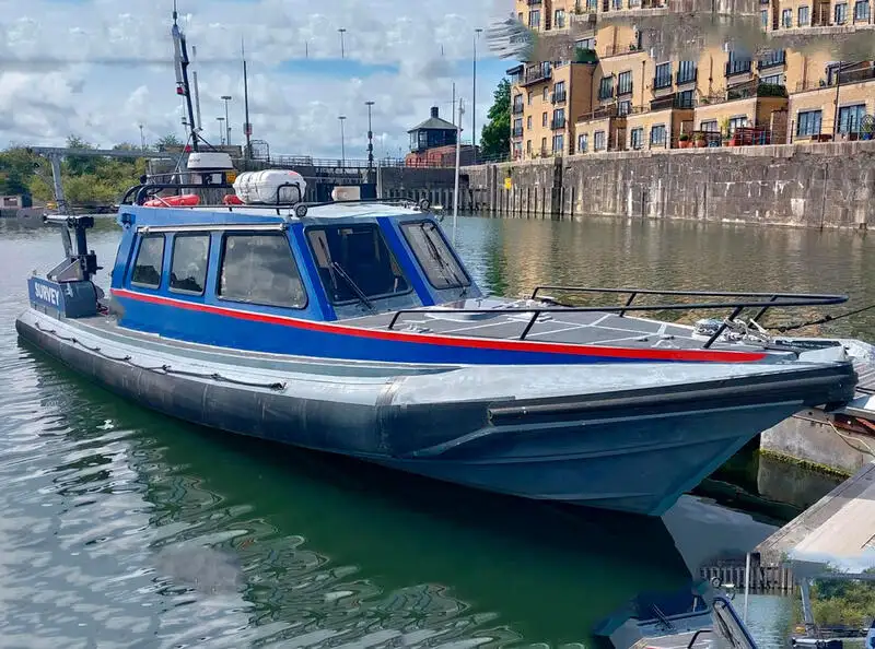 Kapal survei untuk dijual