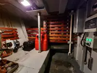 Sekoci penyelamat untuk dijual