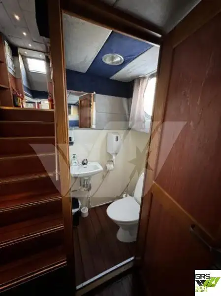Kapal pesiar untuk dijual