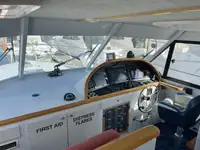 Kapal penelitian untuk dijual