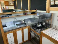 Kapal pesiar untuk dijual