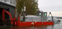 Kapal keruk dijual