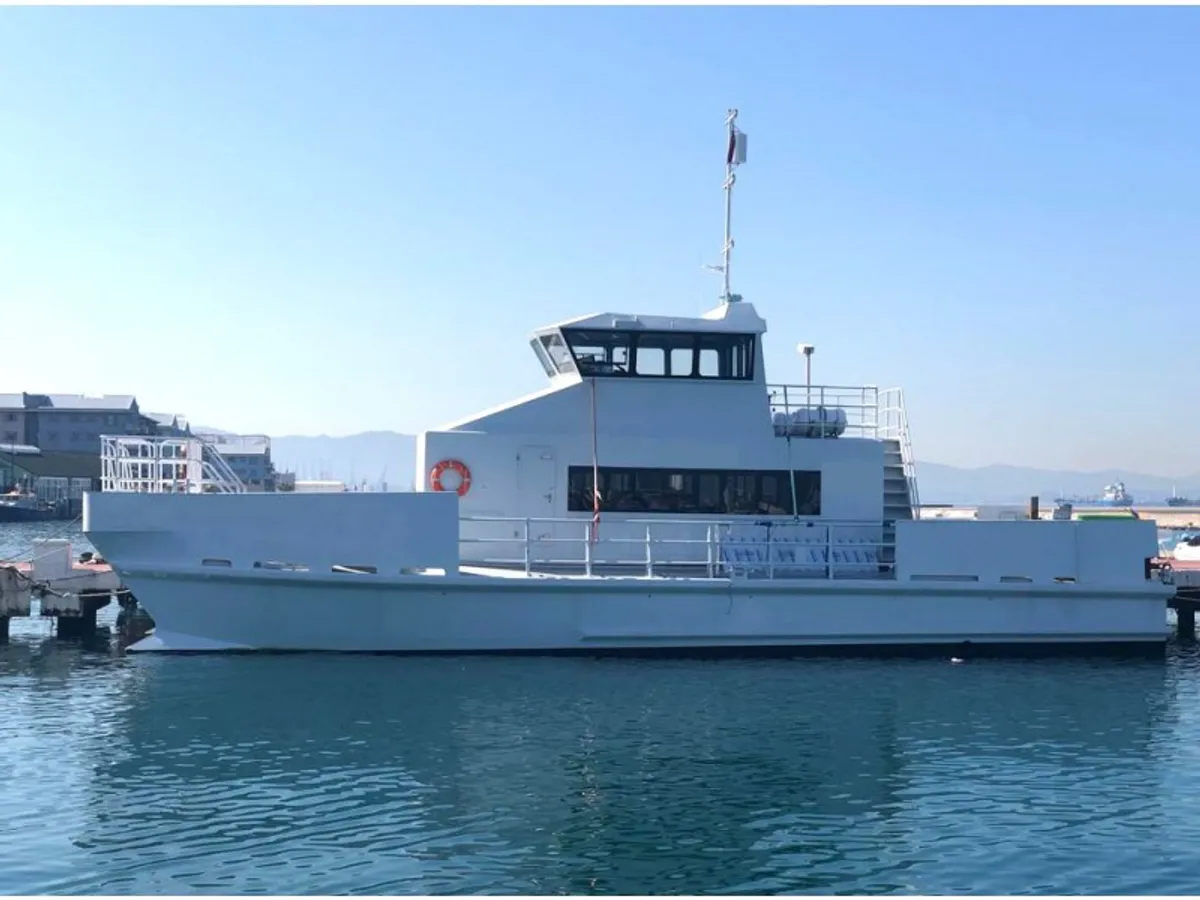 Kapal kru untuk dijual