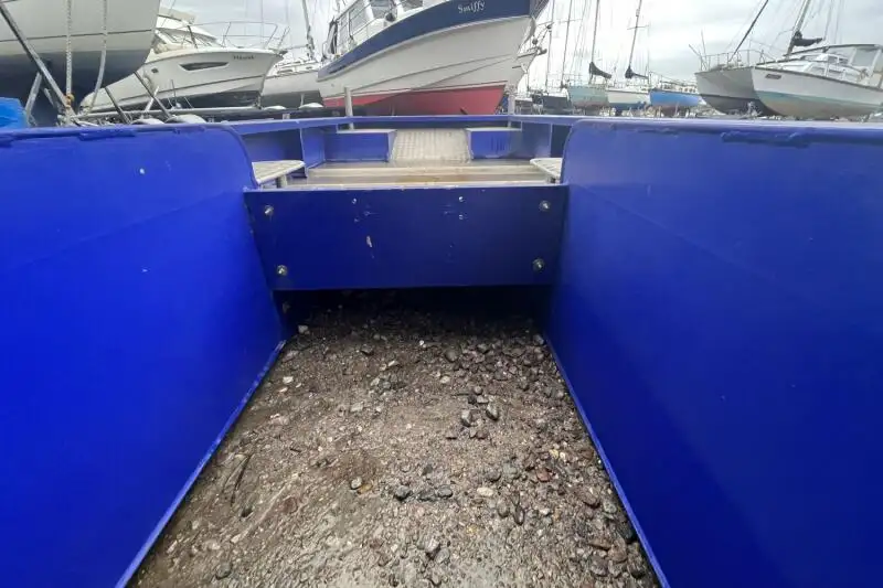 Kapal feri untuk dijual