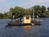 Kapal feri dijual