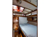 Yacht untuk dijual