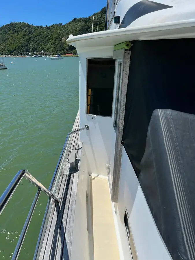 Kapal penumpang untuk dijual