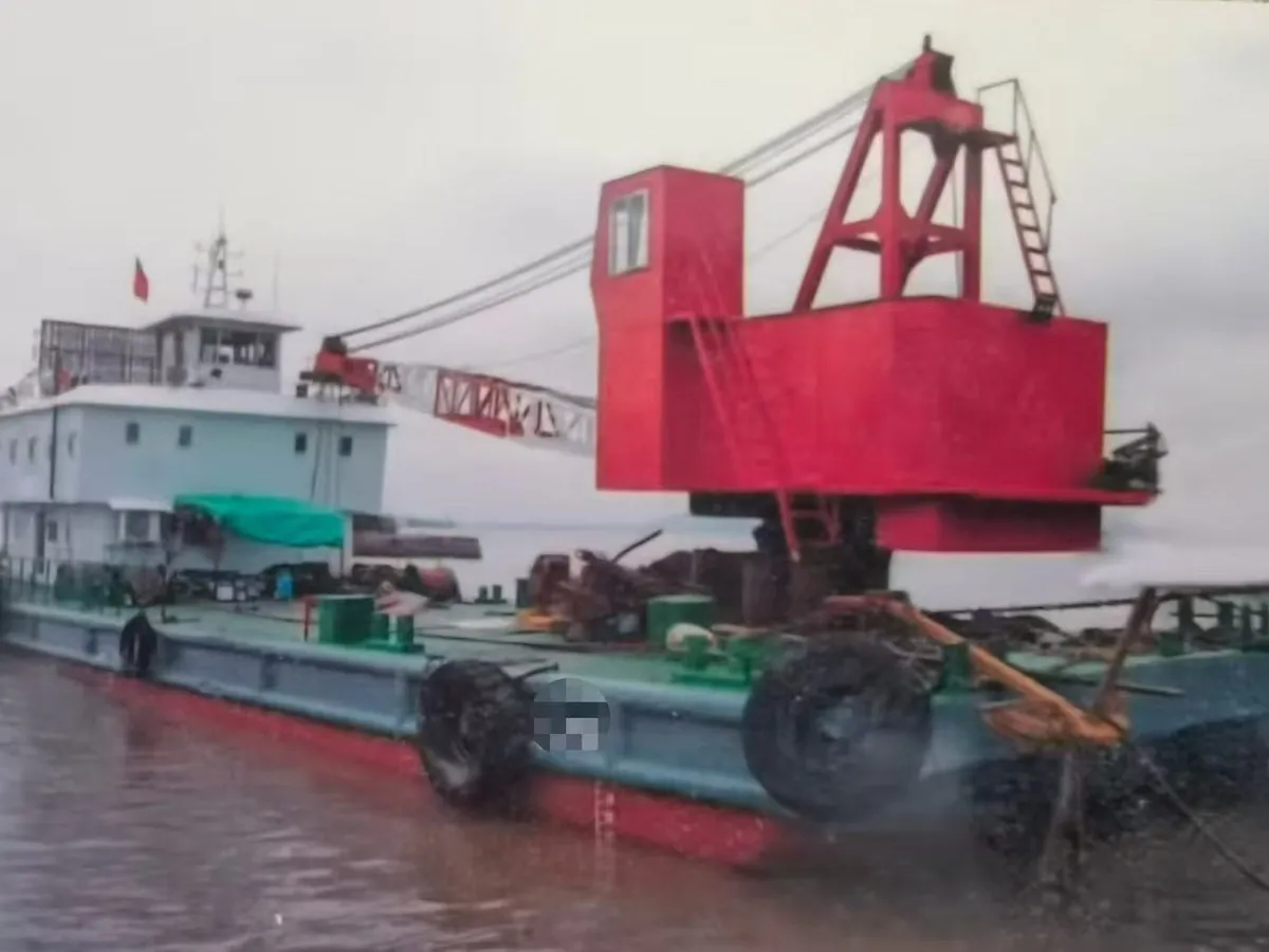 Kapal keruk untuk dijual