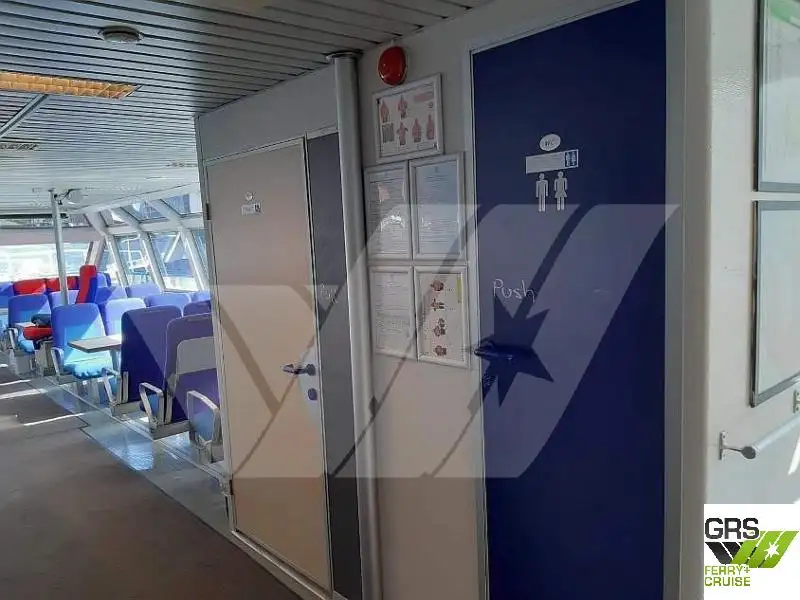 Kapal feri untuk dijual