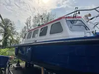 Kapal patroli untuk dijual